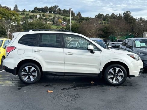 Used 2018 Subaru Forester 2.5i Limited image 2