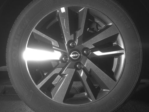 Used 2025 Nissan Versa SV image 15