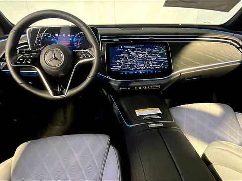 New 2026 Mercedes-Benz E 350 4MATIC Sedan image 7