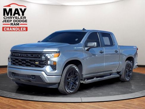 Used 2023 Chevrolet Silverado 1500 Custom image 1