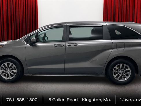 Certified 2023 Toyota Sienna LE image 8
