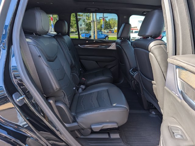 Used 2024 Cadillac XT6 Sport w/ Platinum Package AWD/4WD image 17