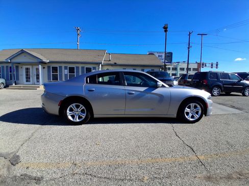 Used 2018 Dodge Charger SXT image 6