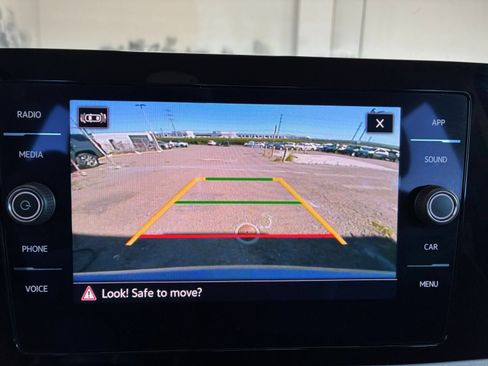 Used 2025 Volkswagen Taos SE FWD image 24