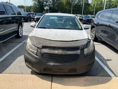 Used 2015 Chevrolet Cruze LT FWD image 2