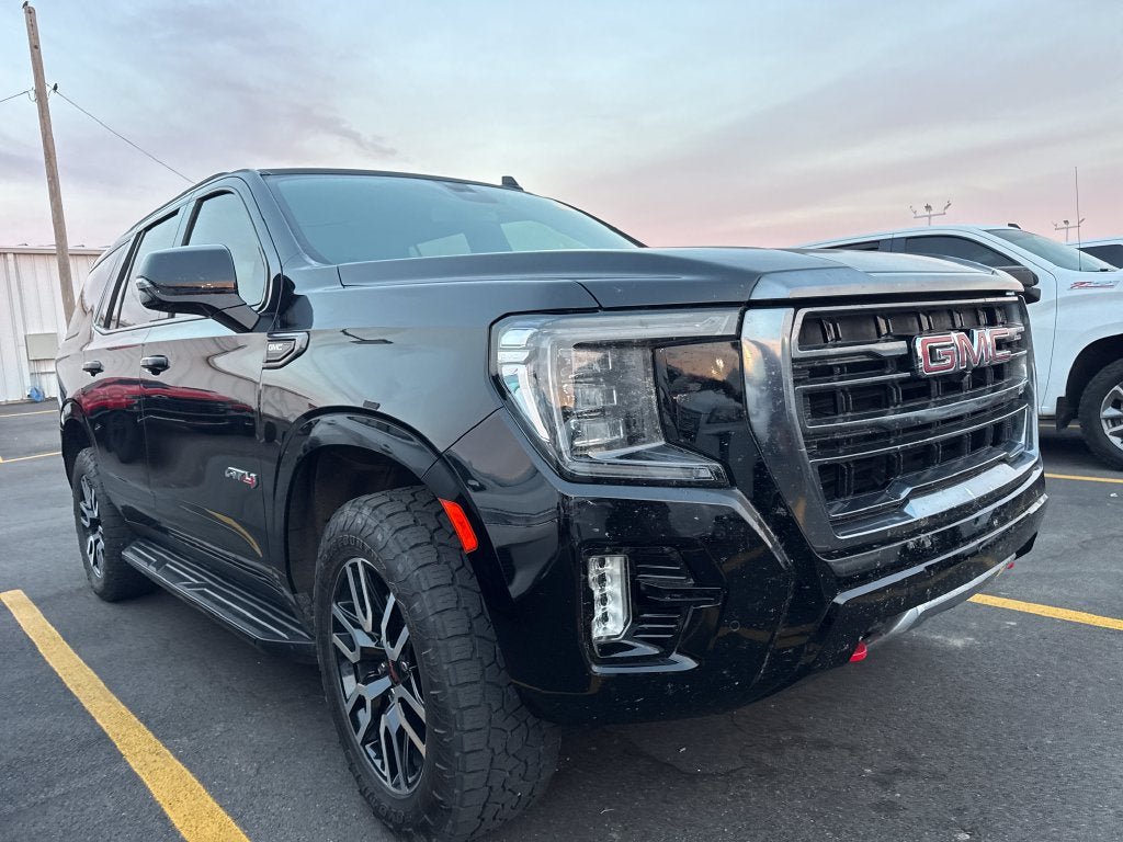 Used 2024 GMC Yukon AT4 w/ Technology Package AWD/4WD image 3