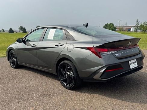 Used 2026 Hyundai Elantra Sport FWD image 4