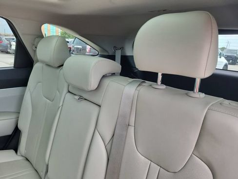 Used 2022 Kia Sorento S w/ Panoramic Sunroof Package FWD image 11