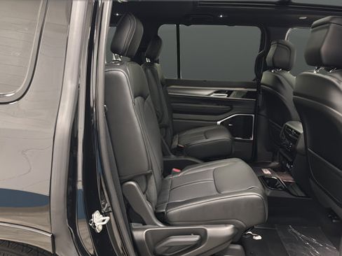 New 2026 Jeep Grand Wagoneer Limited AWD/4WD image 23
