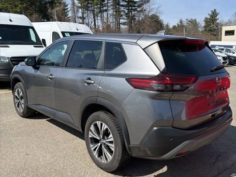 Used 2023 Nissan Rogue SV image 5