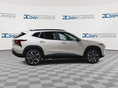 New 2026 Chevrolet Trax RS w/ Driver Confidence Package image 9