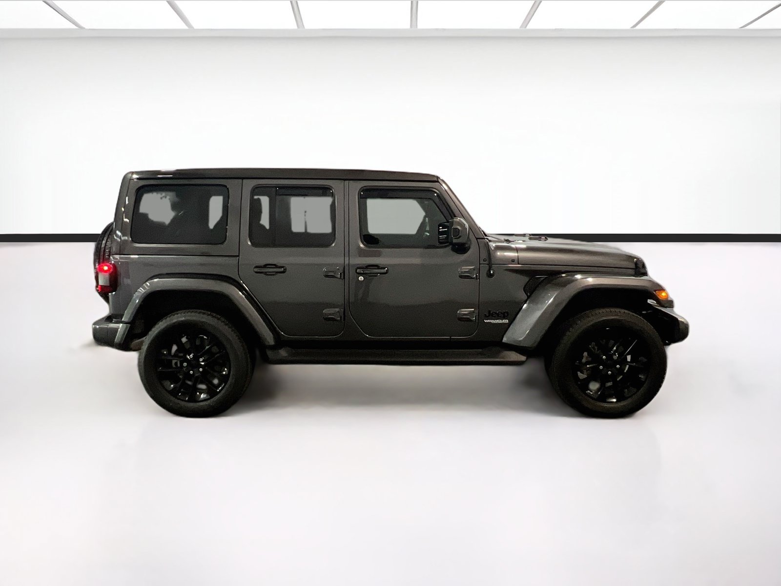 Used 2021 Jeep Wrangler Unlimited Sahara AWD/4WD image 24
