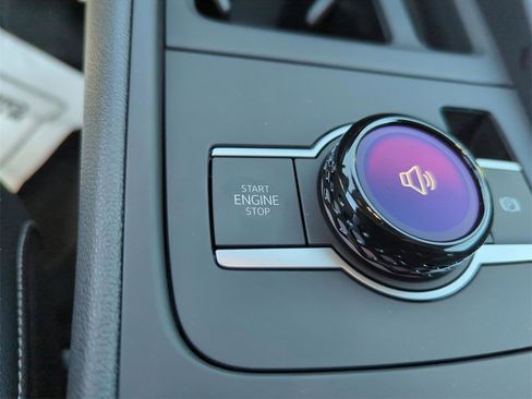 New 2026 Volkswagen Tiguan SE R-Line image 22