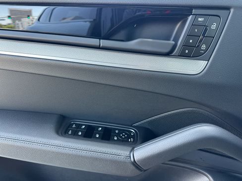 Certified 2026 Porsche Cayenne AWD/4WD image 12