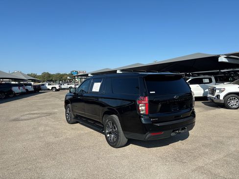 Used 2024 Chevrolet Suburban Z71 w/ Luxury Package AWD/4WD image 9