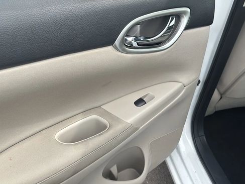 Used 2015 Nissan Sentra SV image 17