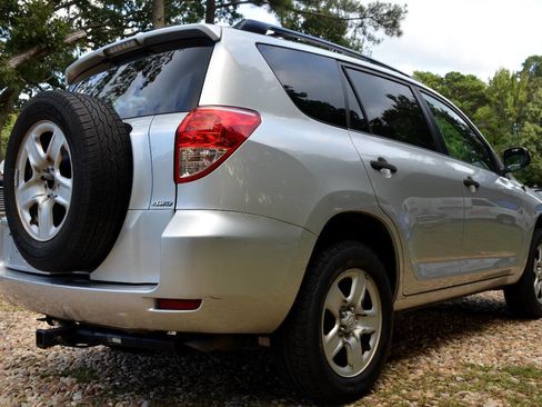 Used 2007 Toyota RAV4 4WD image 5