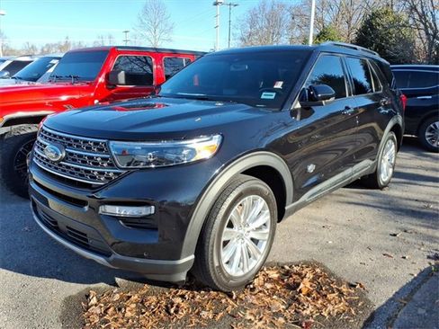 Used 2024 Ford Explorer King Ranch w/ Technology Package image 3