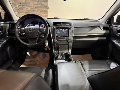 Used 2017 Toyota Camry XLE image 24