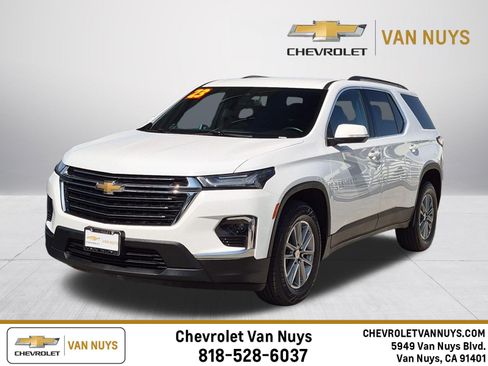 Used 2023 Chevrolet Traverse LT w/ LPO, Floor Liner Package FWD image 1