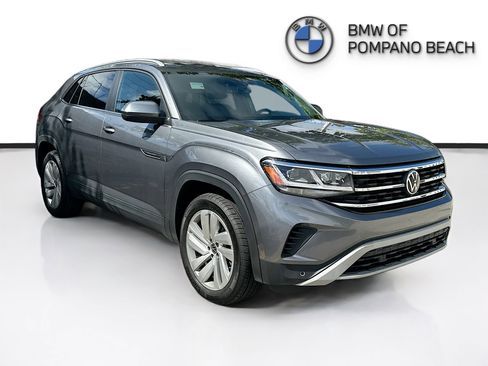 Used 2022 Volkswagen Atlas Cross Sport SE image 1
