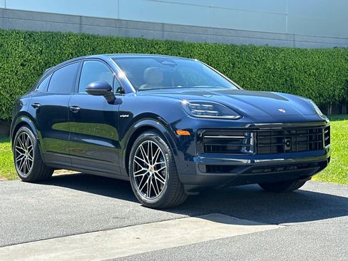 New 2026 Porsche Cayenne E-Hybrid image 10