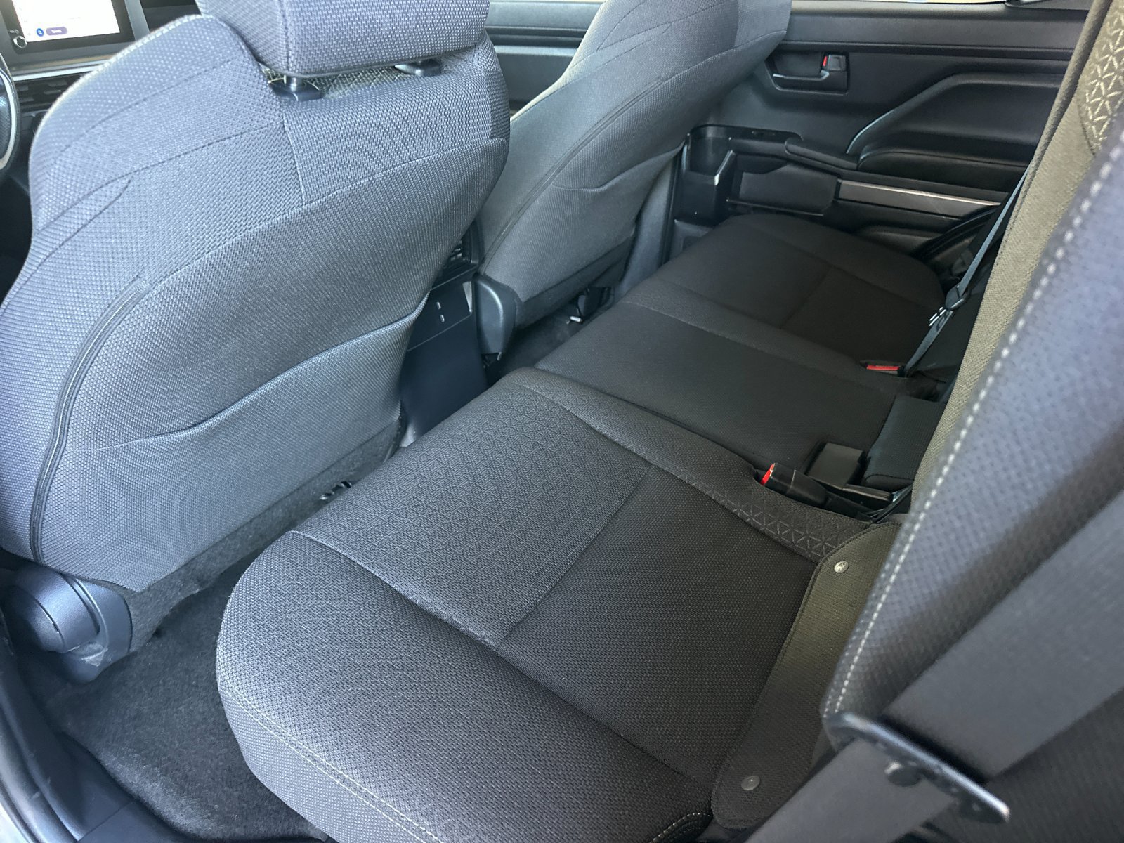 Used 2025 Toyota 4Runner SR5 AWD/4WD image 11