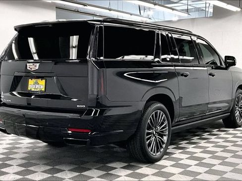 Used 2025 Cadillac Escalade ESV Sport Platinum AWD/4WD image 14