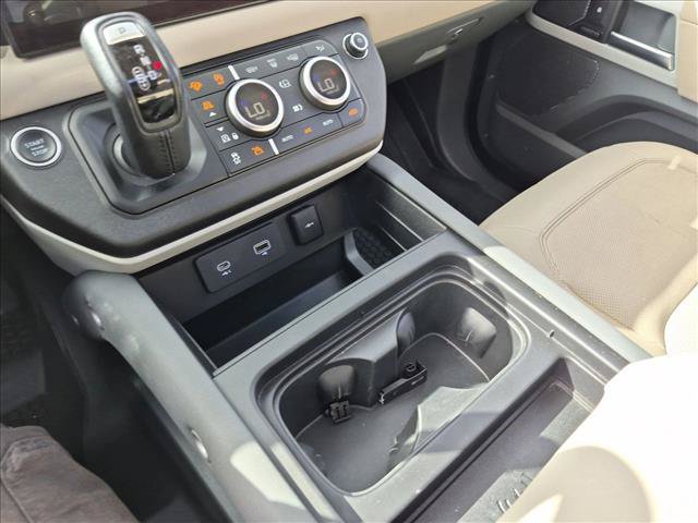 Used 2022 Land Rover Defender 110 SE AWD/4WD image 11