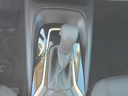 Certified 2025 Toyota Corolla LE FWD image 31