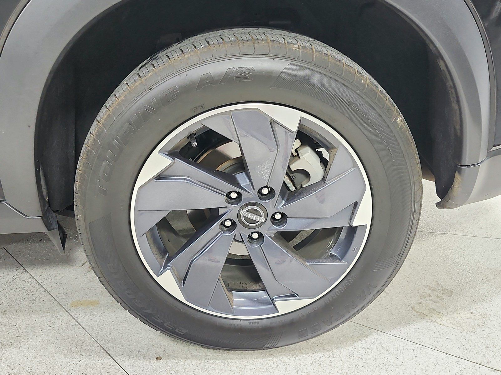 Used 2025 Nissan Rogue SV FWD image 19