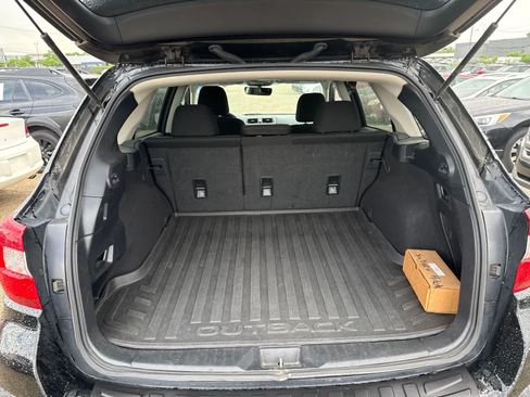 Used 2018 Subaru Outback 2.5i Premium AWD/4WD image 14