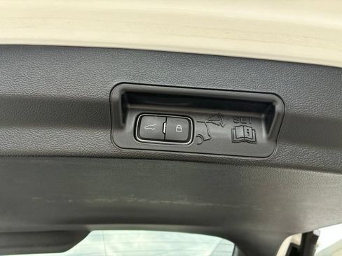 Certified 2023 Ford Explorer Platinum w/ Technology Package AWD/4WD image 7