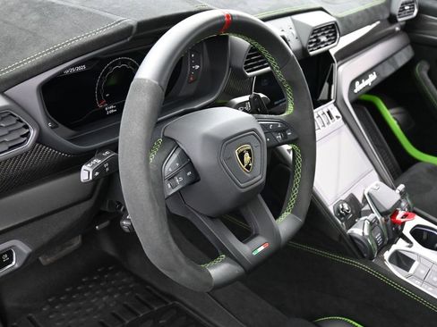 Used 2024 Lamborghini Urus Performante image 17
