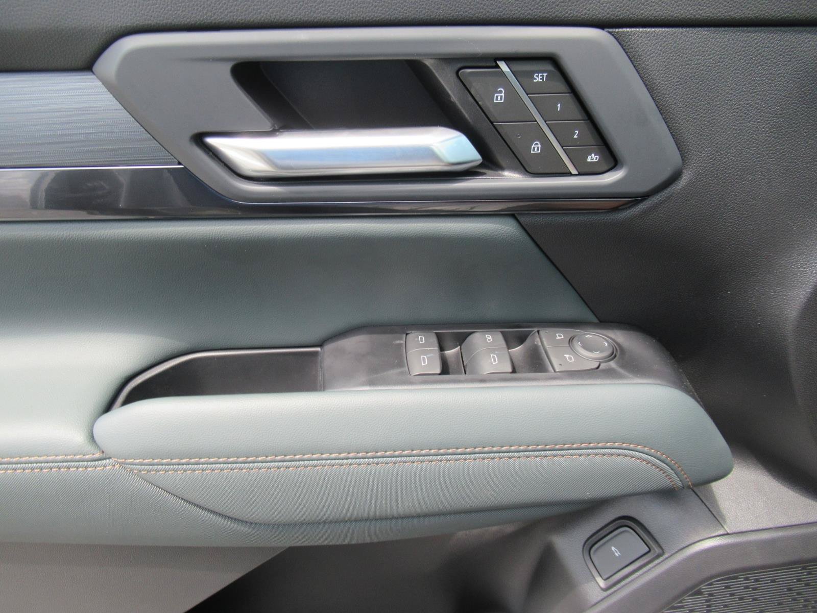 New 2027 GMC Terrain AT4 w/ Convenience Package III AWD/4WD image 21