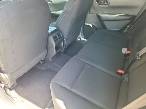 Used 2024 Nissan Rogue S AWD/4WD image 11