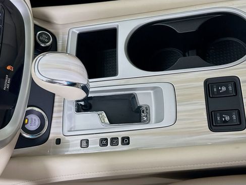 Used 2018 Nissan Murano SL w/ Cargo Package FWD image 16