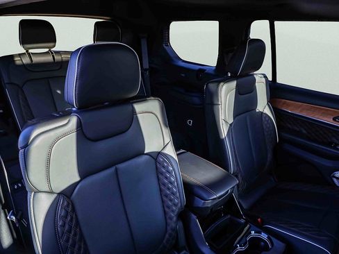 Used 2023 Jeep Grand Cherokee L Summit image 24