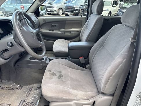 Used 2002 Toyota Tacoma PreRunner RWD image 12