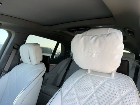 New 2025 Mercedes-Benz Maybach EQS 680 4MATIC image 16