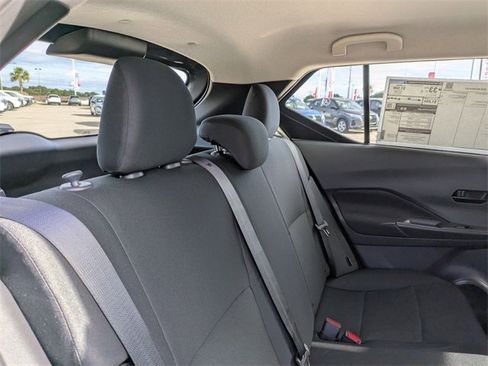 New 2025 Nissan Kicks Play S image 30