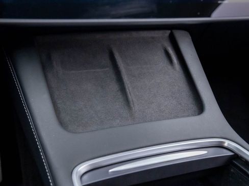 Used 2023 Tesla Model Y Long Range image 31