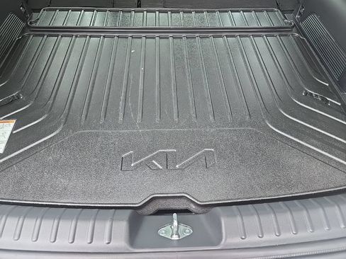 Used 2024 Kia Niro EX FWD image 90