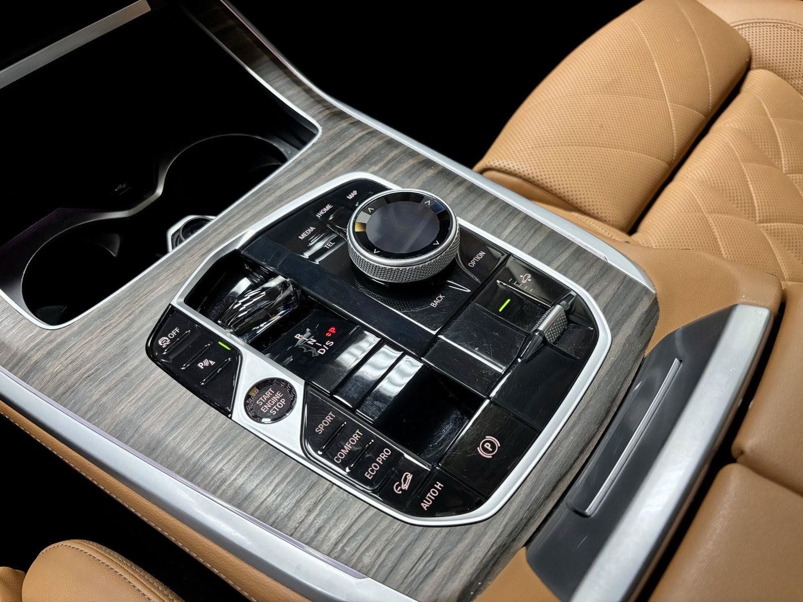Used 2024 BMW X7 xDrive40i AWD/4WD image 36