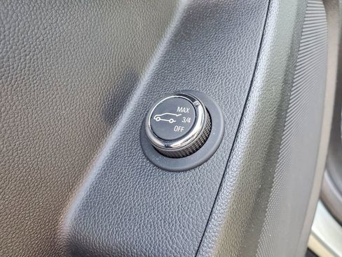 Used 2023 Chevrolet Traverse LT AWD/4WD image 12
