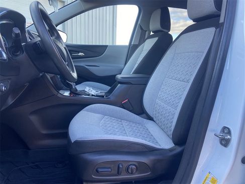 Used 2022 Chevrolet Equinox LS w/ LS Convenience Package image 19