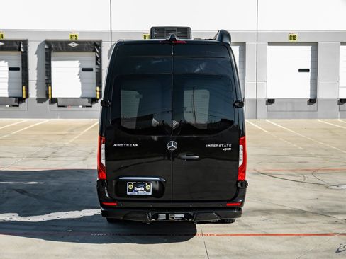 Used 2022 Mercedes-Benz Sprinter 3500 image 11