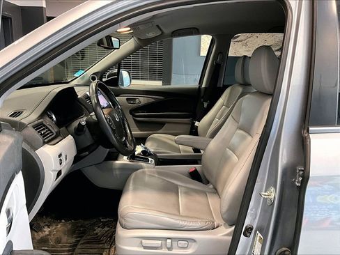 Used 2017 Honda Ridgeline RTL-T image 6