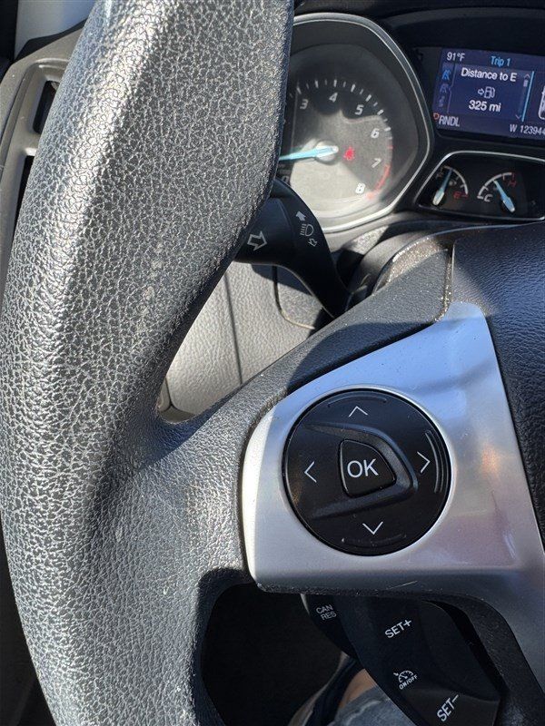 Used 2014 Ford Focus SE FWD image 22