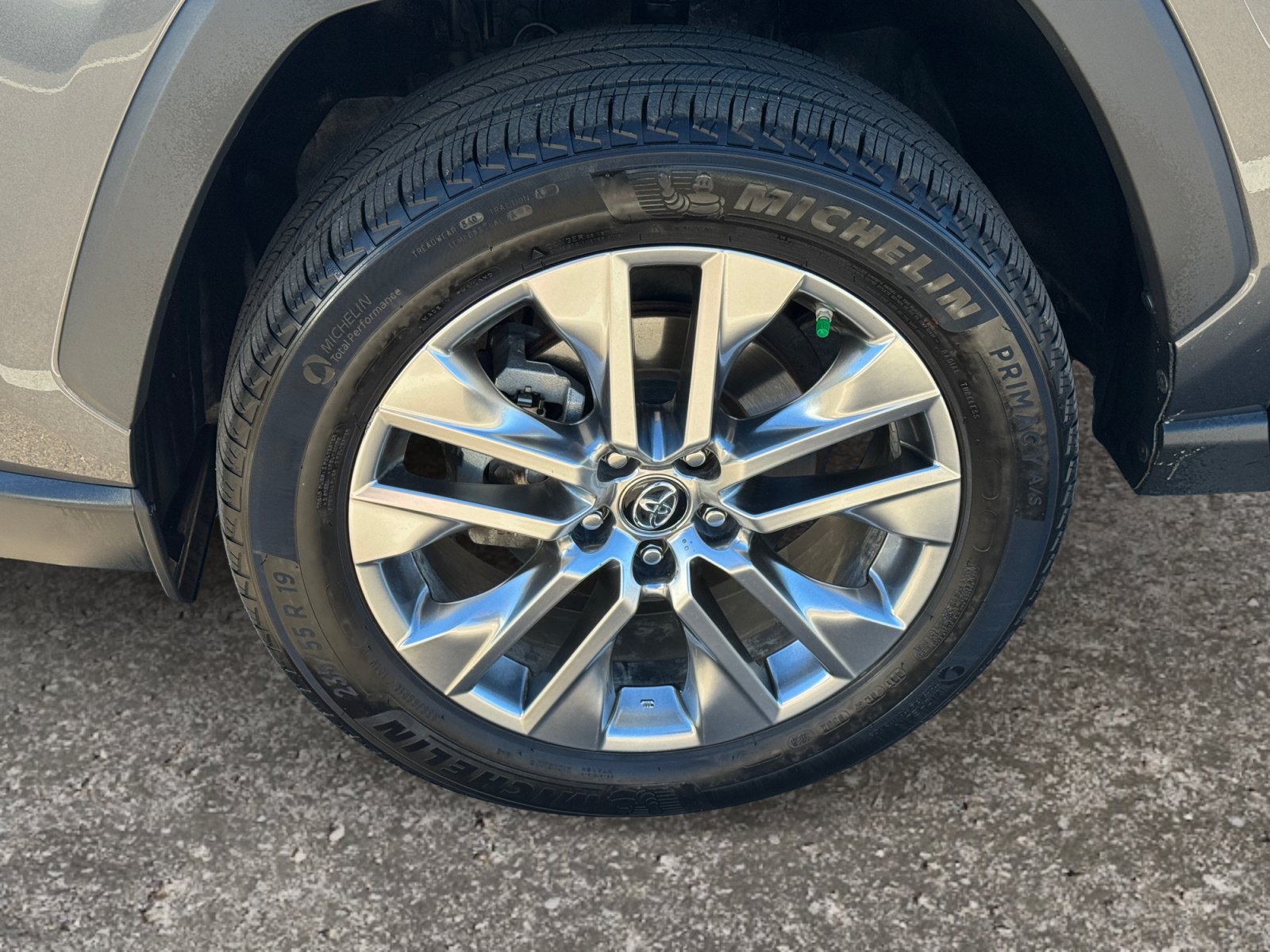 Used 2019 Toyota RAV4 Limited AWD/4WD image 15